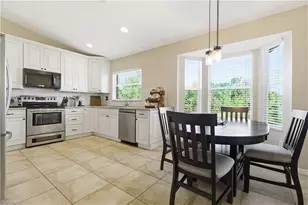 12421 Eagle Pointe Cir, Fort Myers, FL 33913 - Photo 11