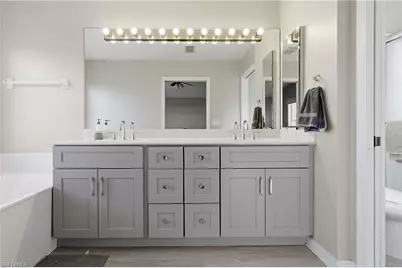 12421 Eagle Pointe Cir, Fort Myers, FL 33913 - Photo 21