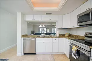 11220 Caravel Cir, Fort Myers, FL 33908 - Photo 7