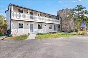 10022 Oxfordshire Ln, Fort Myers, FL 33908 - Photo 1