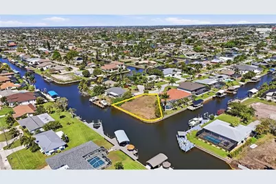 5357 Majestic Ct, Cape Coral, FL 33904 - Photo 9