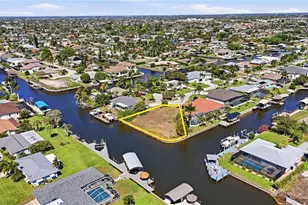 5357 Majestic Ct, Cape Coral, FL 33904 - Photo 9