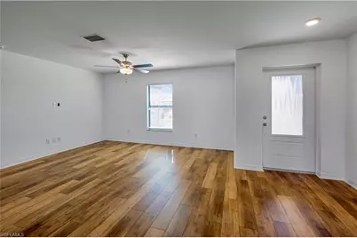 185 Yager Cir, Fort Myers, FL 33913 - Photo 7