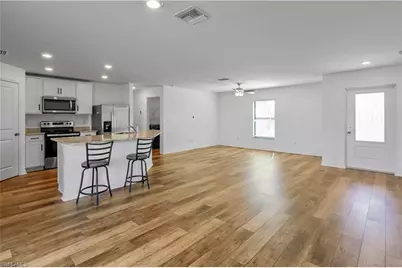 185 Yager Cir, Fort Myers, FL 33913 - Photo 5