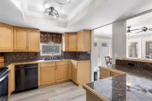 8848 Fordham St, Fort Myers, FL 33907 - Photo 11