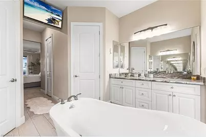 302 NW 32nd Pl, Cape Coral, FL 33993 - Photo 23