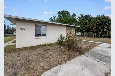 2239 Iris Way, Fort Myers, FL 33905 - Photo 3