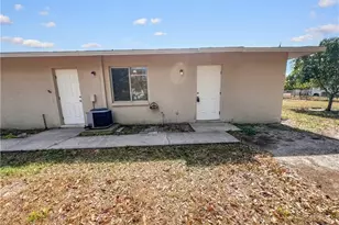 2239 Iris Way, Fort Myers, FL 33905 - Photo 5