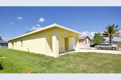 3433 Jeffcott St, Fort Myers, FL 33916 - Photo 3