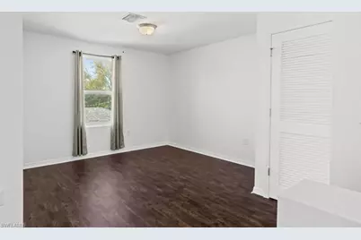 2719 NE 6th Pl, Cape Coral, FL 33909 - Photo 15