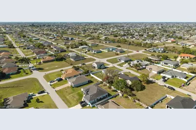 2719 NE 6th Pl, Cape Coral, FL 33909 - Photo 33