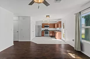 2719 NE 6th Pl, Cape Coral, FL 33909 - Photo 11