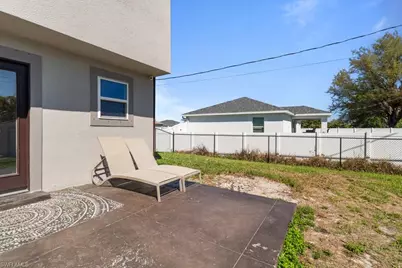 2719 NE 6th Pl, Cape Coral, FL 33909 - Photo 25