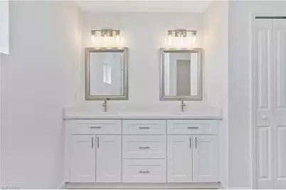 2125 NE 5th Pl, Cape Coral, FL 33909 - Photo 17