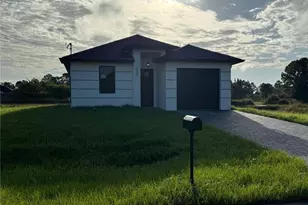 537 Hawthorne Ave S, Lehigh Acres, FL 33974 - Photo 1