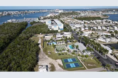 117 Blackbeard Way, Fort Myers Beach, FL 33931 - Photo 5