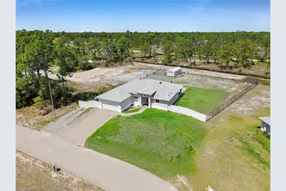 935 Beverly St E, Lehigh Acres, FL 33974 - Photo 21