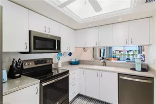 11500 Caravel Cir, Fort Myers, FL 33908 - Photo 9