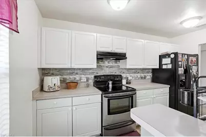 2601 67th St W, Lehigh Acres, FL 33971 - Photo 7