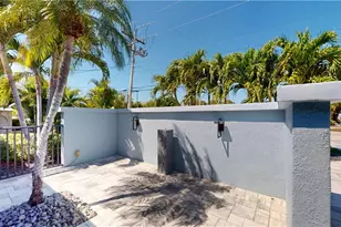 814 El Dorado Pkwy E, Cape Coral, FL 33904 - Photo 9