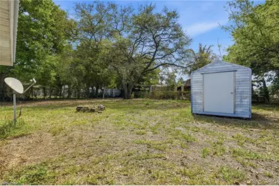 210 E Sugarland Cir, Clewiston, FL 33440 - Photo 45