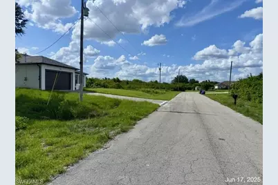 422 Caywood Ave S, Lehigh Acres, FL 33974 - Photo 5