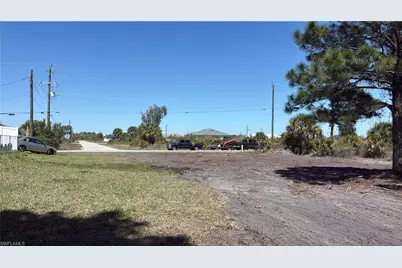 2915 68th St W, Lehigh Acres, FL 33971 - Photo 5