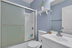 1135 NE 2nd Pl, Cape Coral, FL 33909 - Photo 21