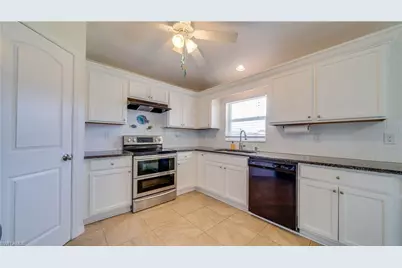 1618 SW 19th Ave, Cape Coral, FL 33991 - Photo 7