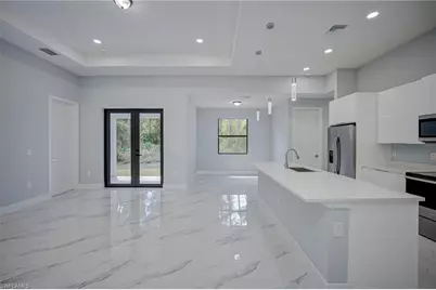 872 Spaulding St E, Lehigh Acres, FL 33974 - Photo 3