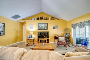 521 SW 52nd St, Cape Coral, FL 33914 - Photo 9