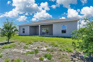 1001 NE 35th Ln, Cape Coral, FL 33909 - Photo 25