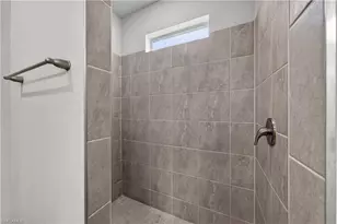 1001 NE 35th Ln, Cape Coral, FL 33909 - Photo 15