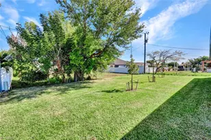 1205 NE 12th St, Cape Coral, FL 33909 - Photo 29