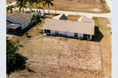 1733 NE 7th Pl, Cape Coral, FL 33909 - Photo 5