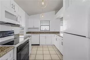 1733 NE 7th Pl, Cape Coral, FL 33909 - Photo 15