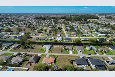 617 SW 11th Pl, Cape Coral, FL 33991 - Photo 5