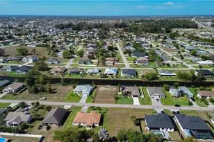 617 SW 11th Pl, Cape Coral, FL 33991 - Photo 5