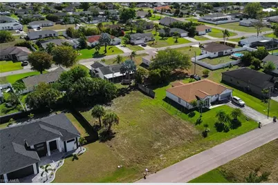 617 SW 11th Pl, Cape Coral, FL 33991 - Photo 7