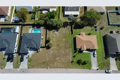 617 SW 11th Pl, Cape Coral, FL 33991 - Photo 9