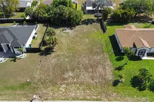 617 SW 11th Pl, Cape Coral, FL 33991 - Photo 11