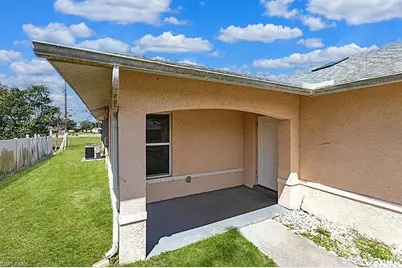2130 NE 8th Pl, Cape Coral, FL 33909 - Photo 3