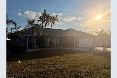 402 SE 8th St, Cape Coral, FL 33990 - Photo 3