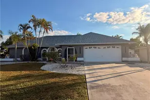 402 SE 8th St, Cape Coral, FL 33990 - Photo 1
