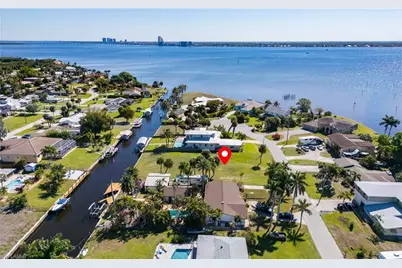 1820 Marina Cir, North Fort Myers, FL 33903 - Photo 3