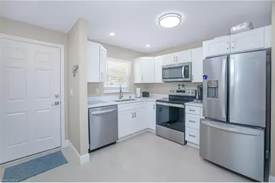 16007 Davis Rd #713, Fort Myers, FL 33908 - Photo 5