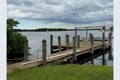 323 Shoreland Dr, Fort Myers, FL 33905 - Photo 3