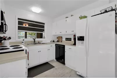 10438 Lakeport Ct, Lehigh Acres, FL 33936 - Photo 13