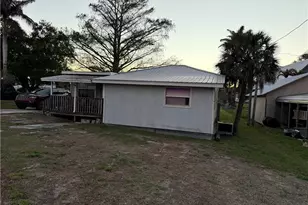 815 Riverside Dr, Moore Haven, FL 33471 - Photo 3