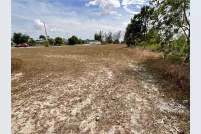 1911 NE 42nd St, Cape Coral, FL 33909 - Photo 7